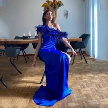 Сексуальные синие темпераментные платья русалки с перьями на одно плечо, атласные вечерние платья с высоким разрезом, вечерние платья